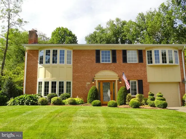 7115 Warbler Ln, Mclean