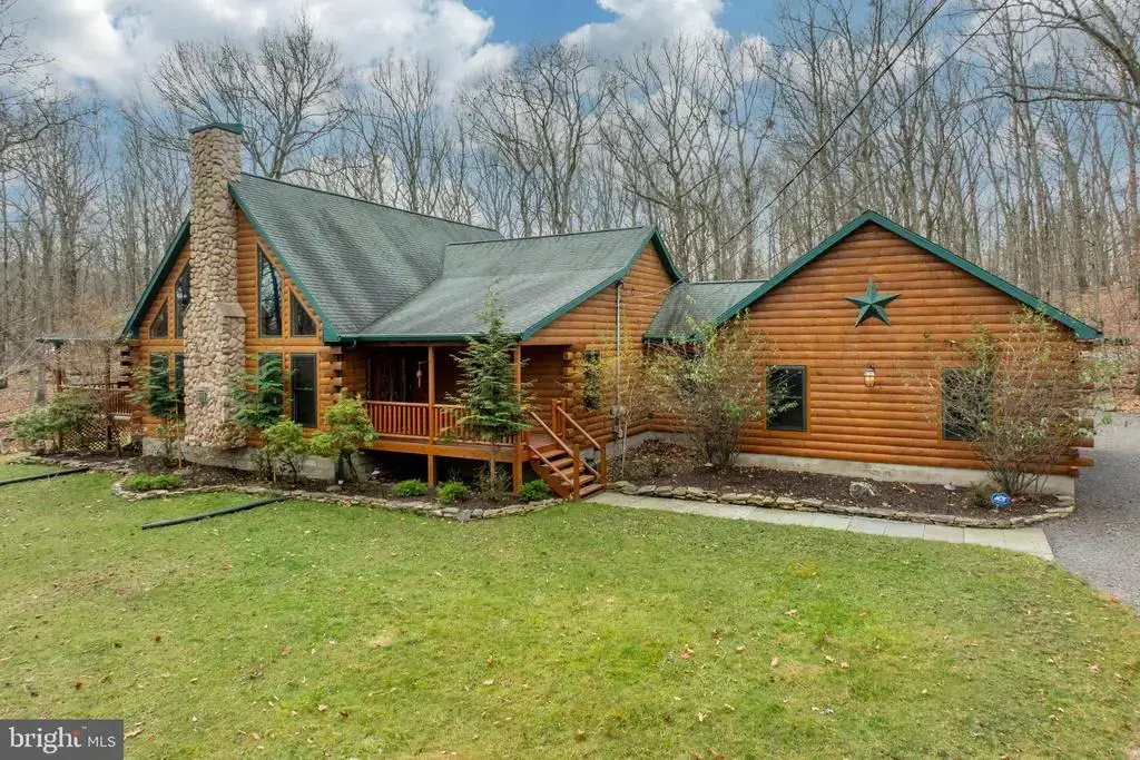 1212 Acacia, HAWLEY