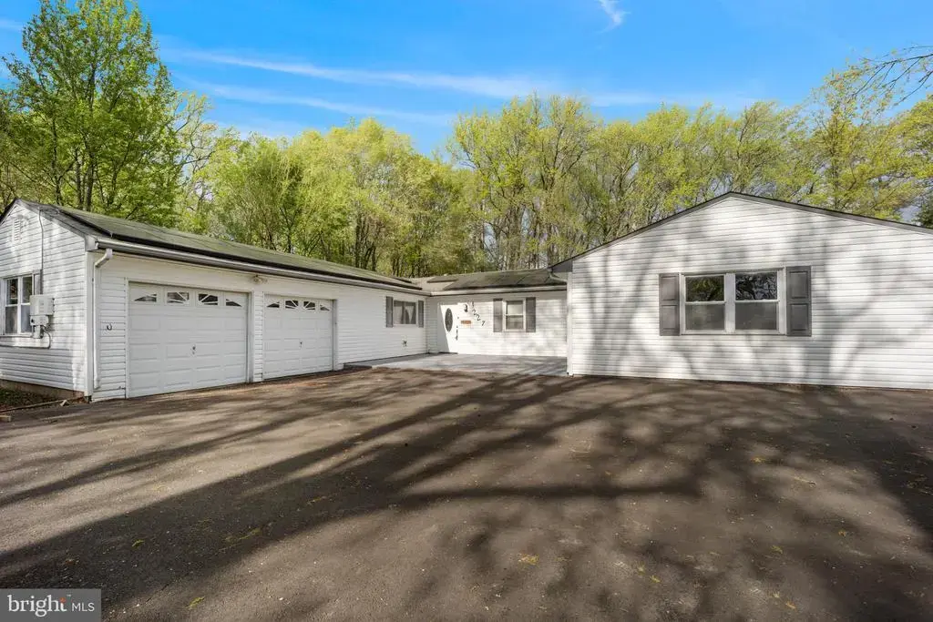 1227 Lavender Rd, BENSALEM