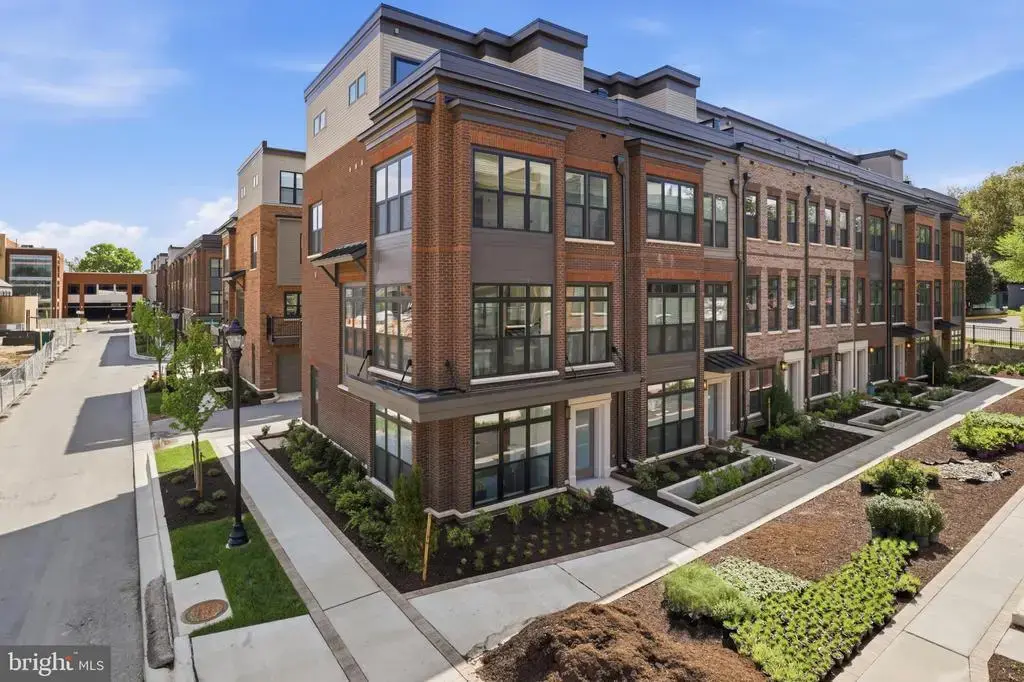5518 Topaz Ln, BETHESDA
