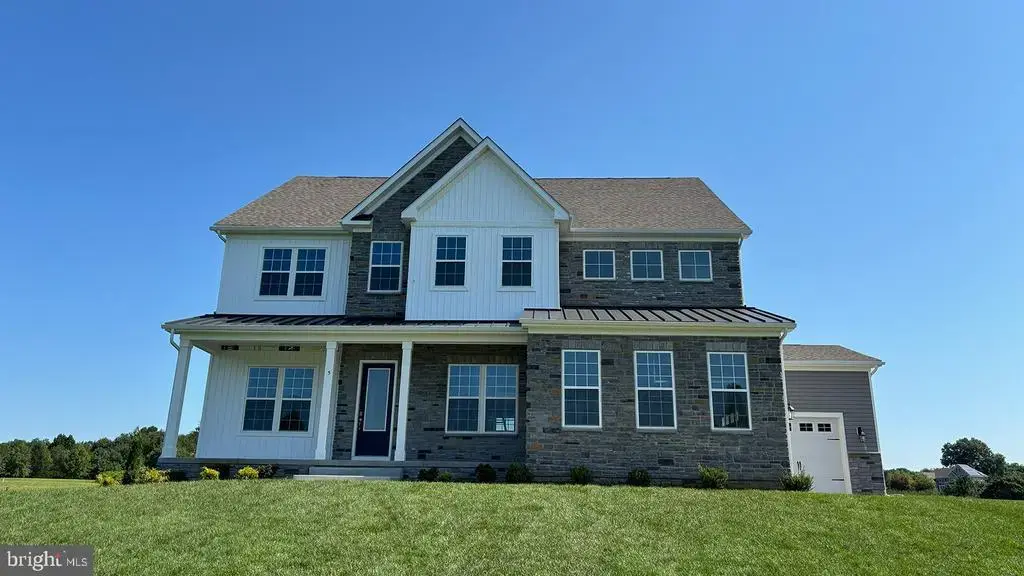 100 Hinchman Rd, MEDFORD