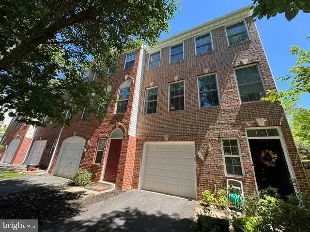2550 James Madison Cir, Herndon