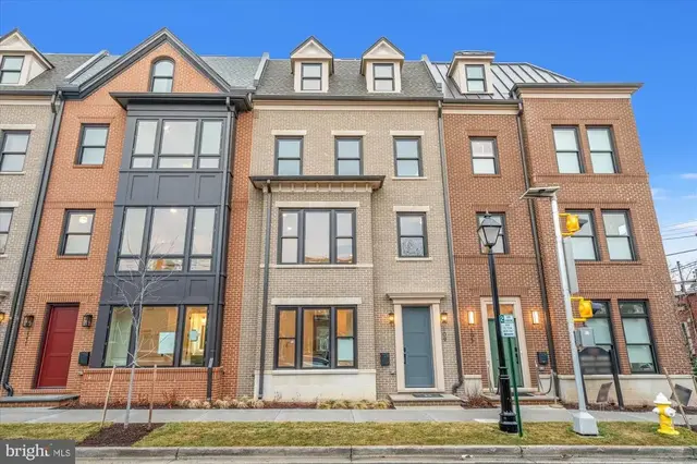 107 N West St, Alexandria
