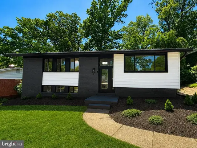 810 Malta, Silver Spring
