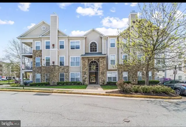 5901 Founders Hill Dr #101, Alexandria