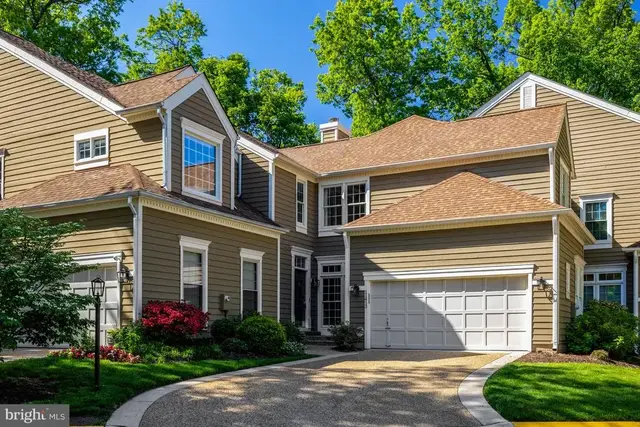 11413 Hollow Timber Way, Reston
