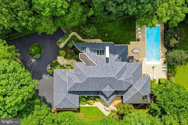 9 Oaklyn Ct, Potomac