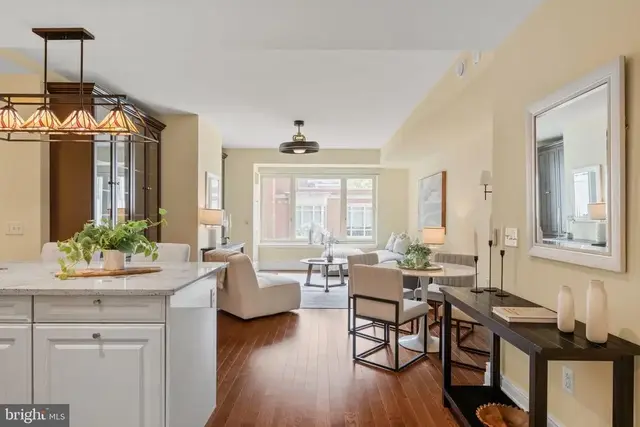 130 S 18th St #609, Philadelphia