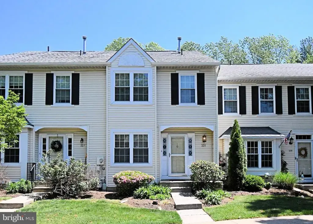 331 Ivanhoe Ct, LANGHORNE