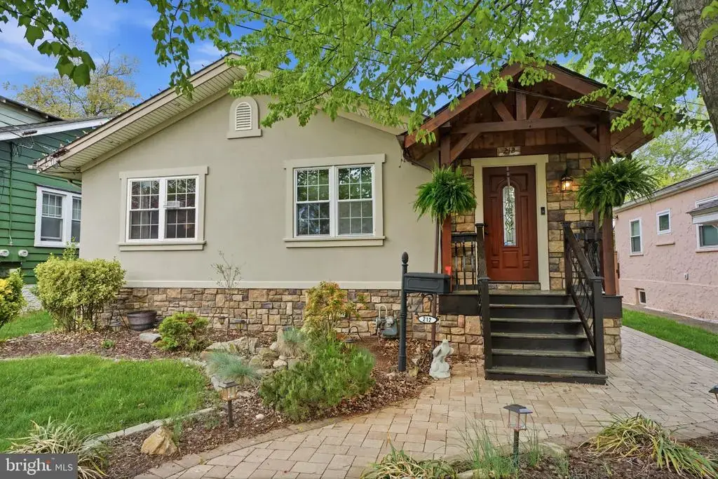 212 W Franklin St, MORRISVILLE