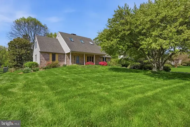 538 Penn Manor Dr, Newark