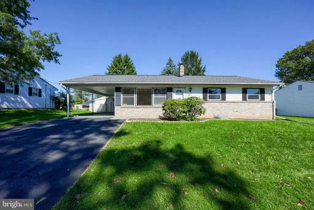 131 Cambridge Dr, MECHANICSBURG