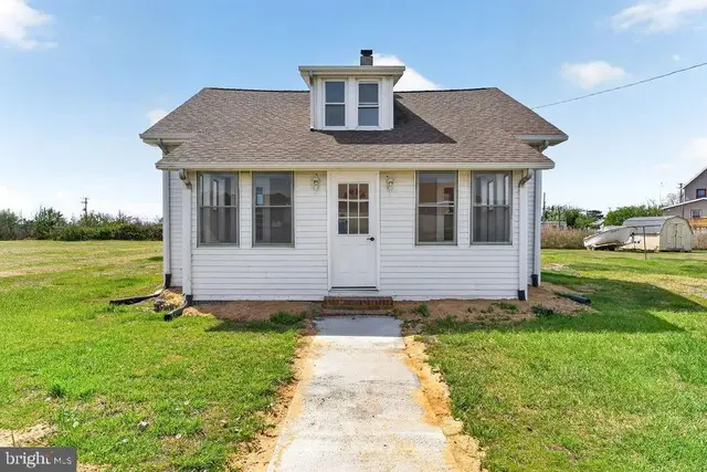 406 Charlotte Ave, Crisfield