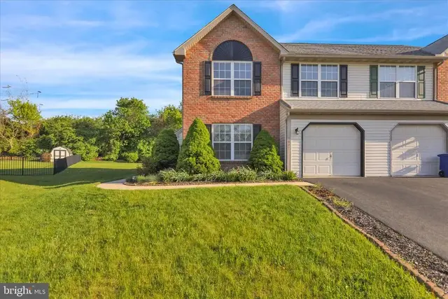 1007 Felix Ct, Reading
