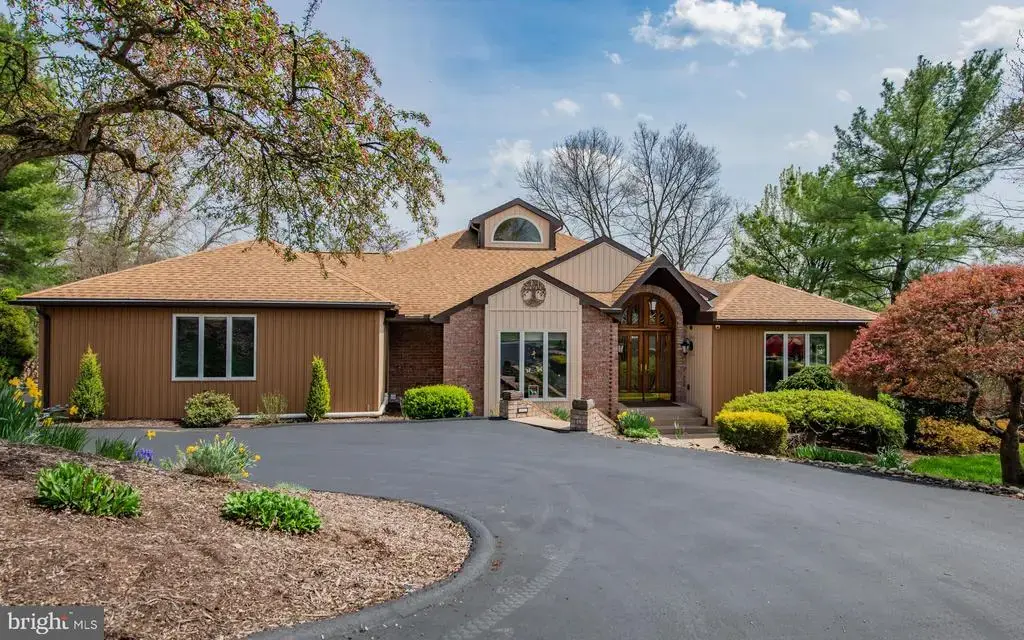 3023 Mountain Crescent, MONTOURSVILLE