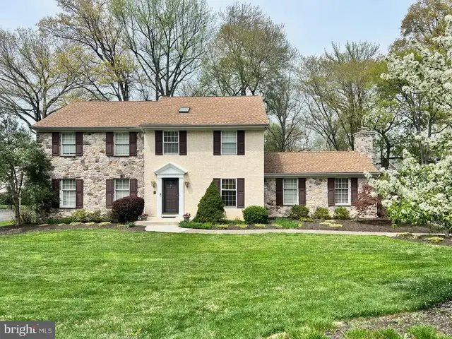 10 Carillon Ct, Wilmington