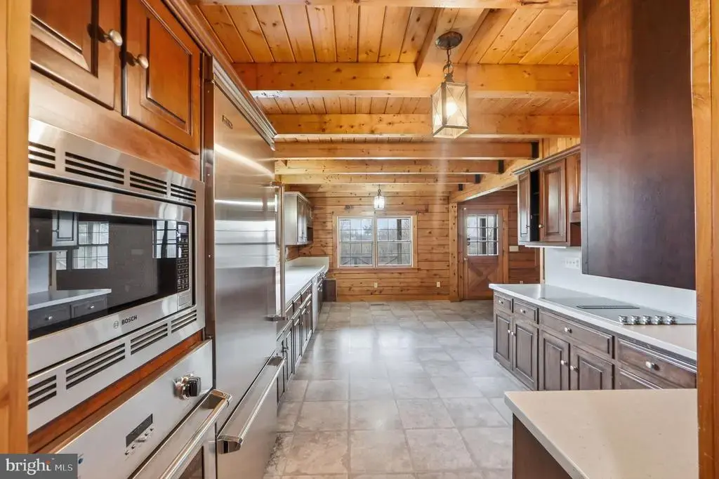 21142 Westerly Rd, POOLESVILLE
