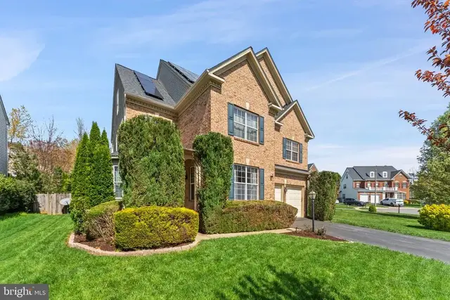 1663 Georges Knoll Ct, Woodbridge