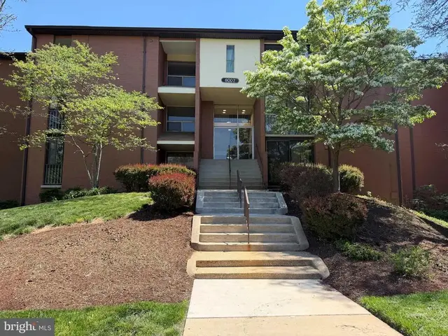 8007 Mandan Rd #605, Greenbelt
