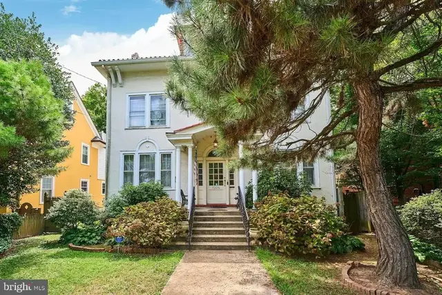 3226 Cleveland Ave Nw, Washington