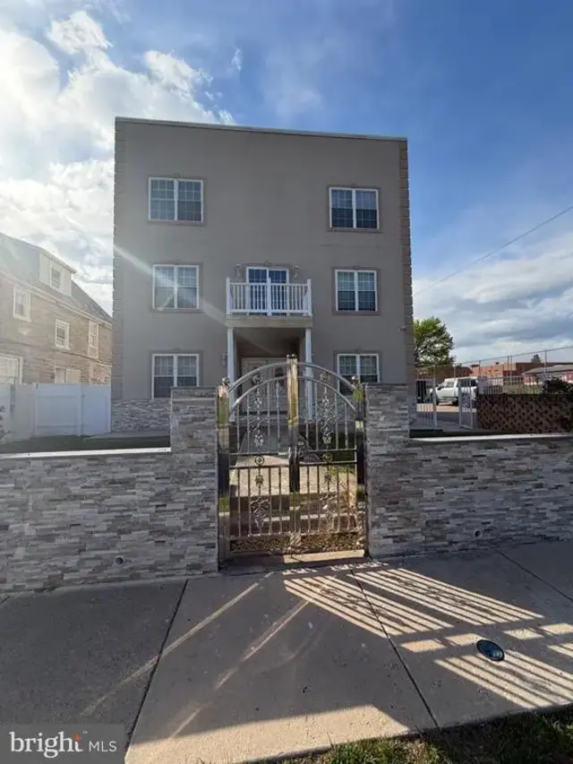 7804-00 Large St, Philadelphia