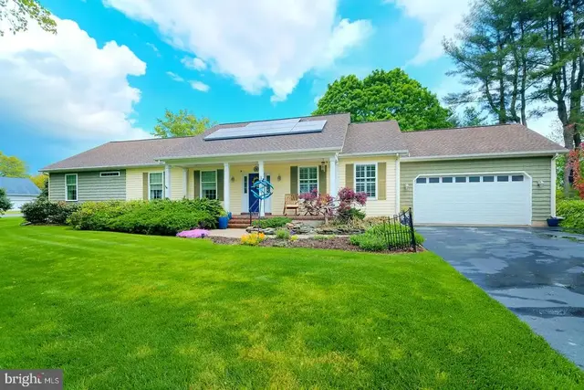 30390 E Mill Run, Milton