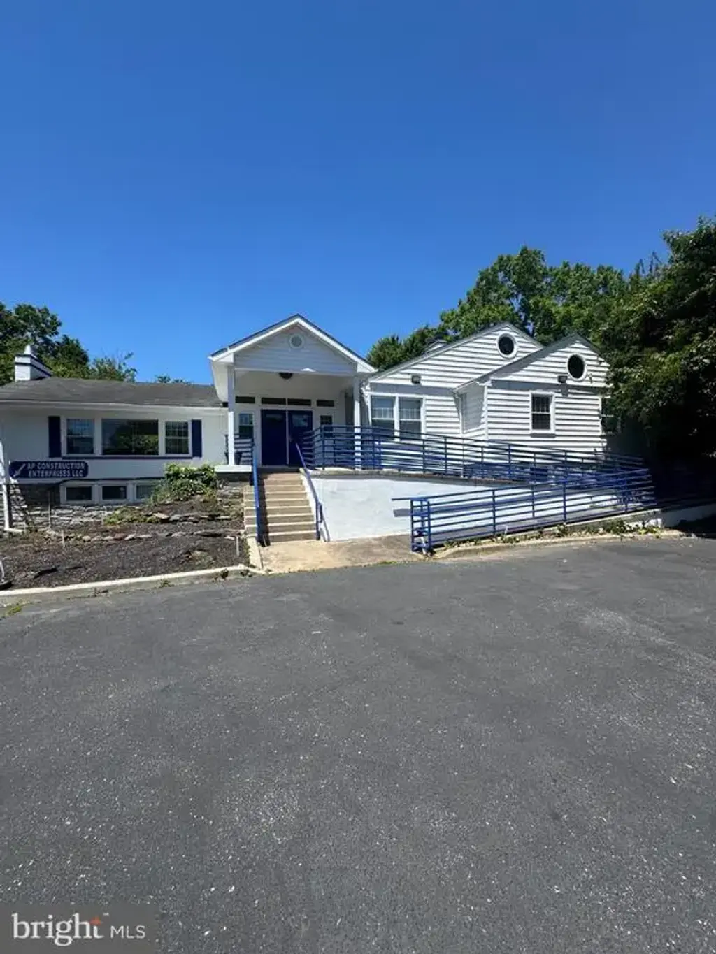 44 S State St, VINELAND