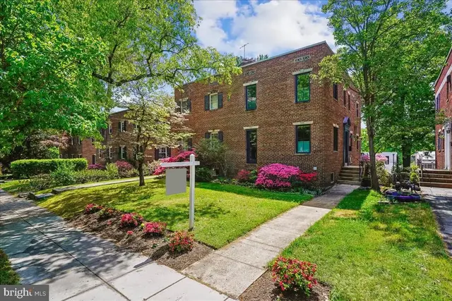 2910 Upton St Nw, Washington
