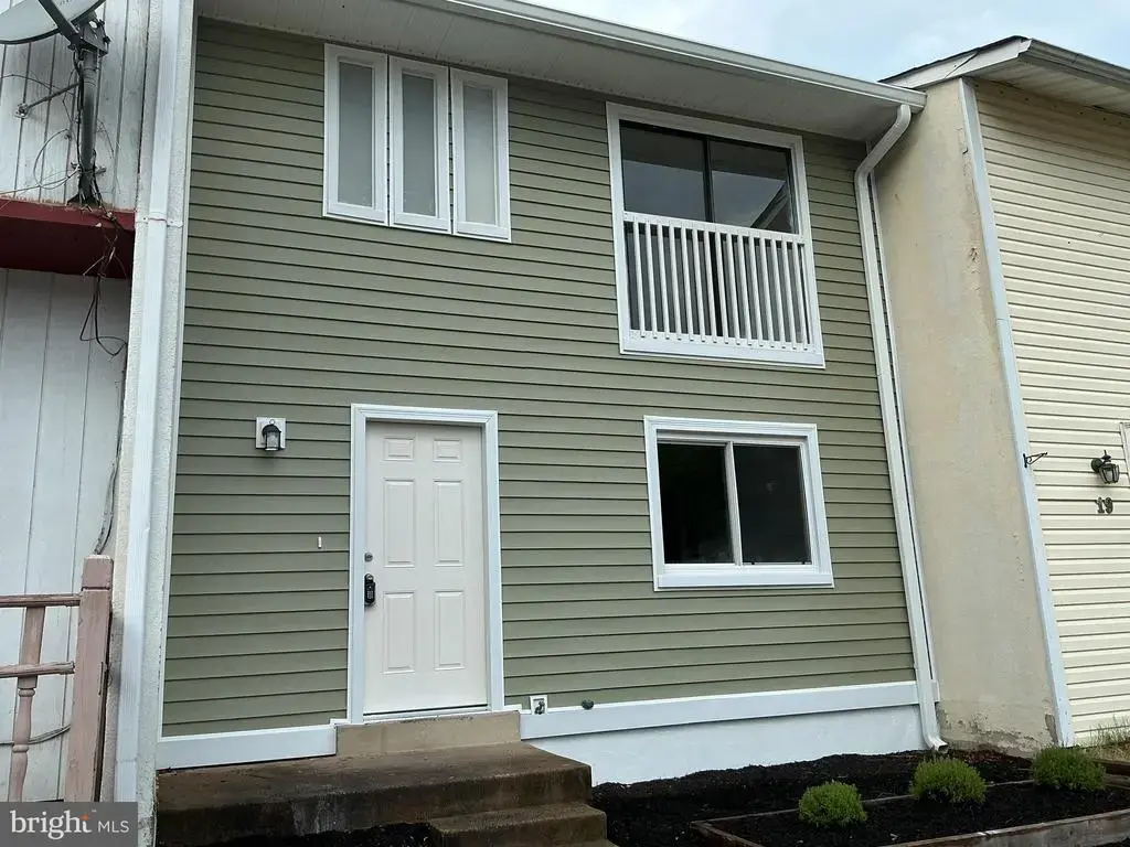 18 Wayside Ct, STAFFORD