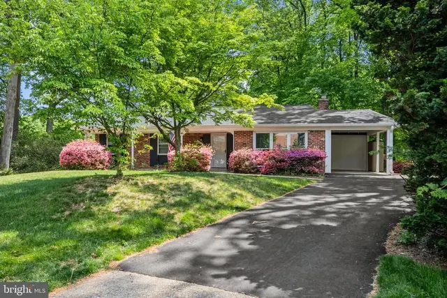 4205 Breezewood Ln, Annandale