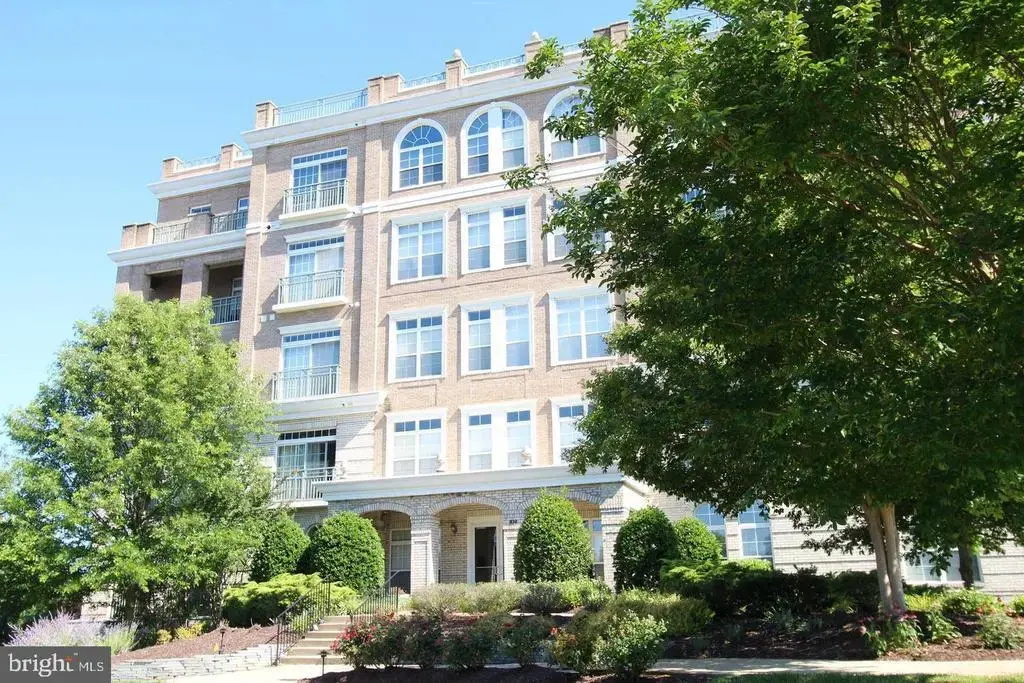 830 Belmont Bay Dr #303, WOODBRIDGE