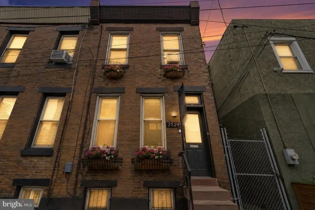 2529 E Albert St, PHILADELPHIA