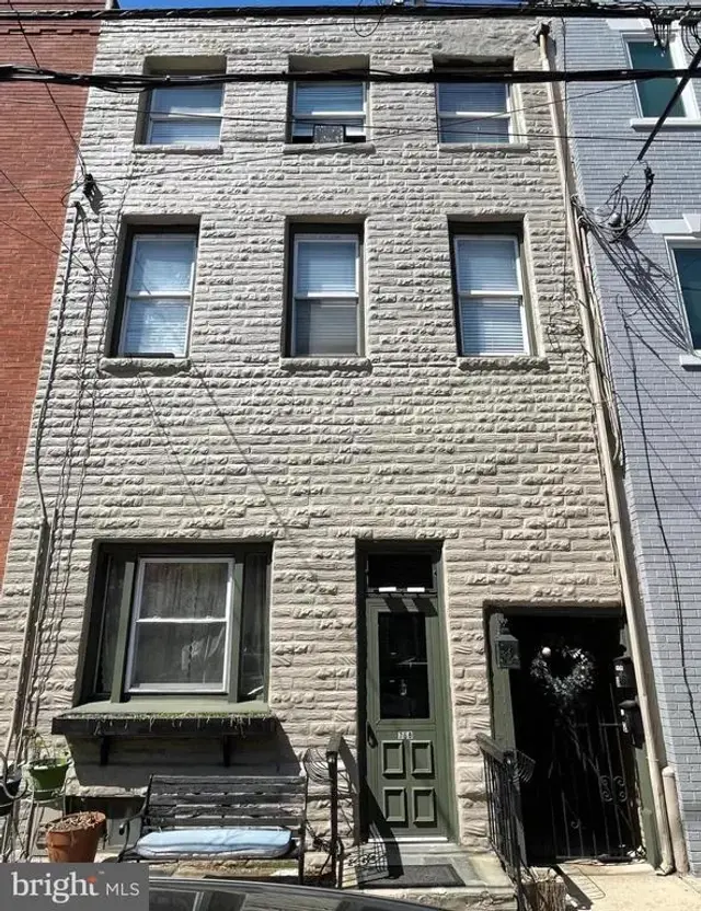 768 S 6th St, Philadelphia
