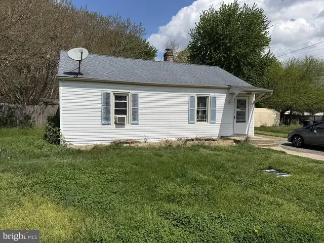 38 Hilldale Rd, Dover