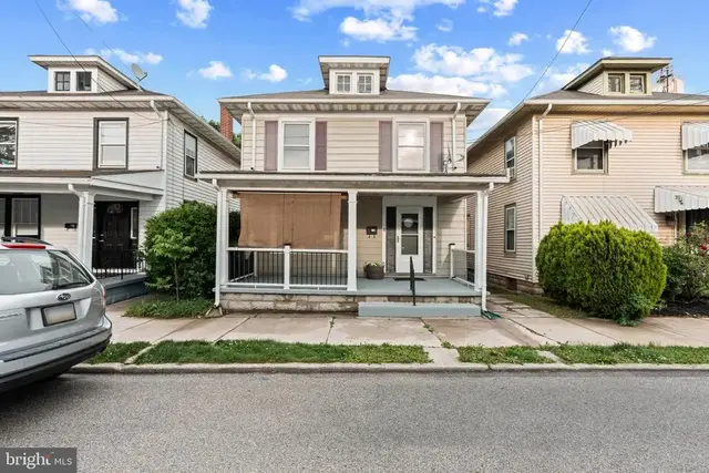6 S Penn St, Hanover