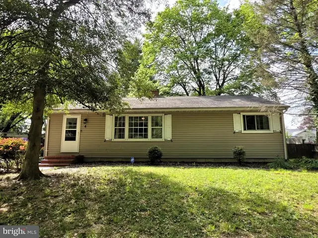 4 Carolee Dr, Dover