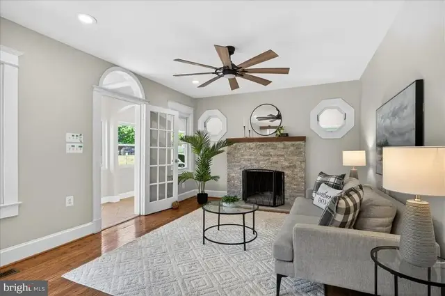 4448 W Braddock Rd, Alexandria