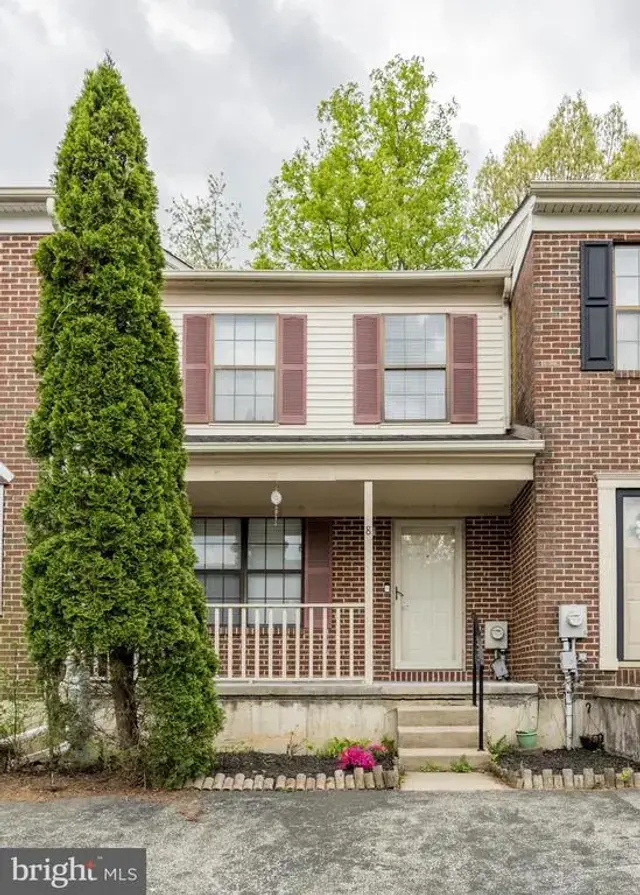 8 Laird Ln, New Castle