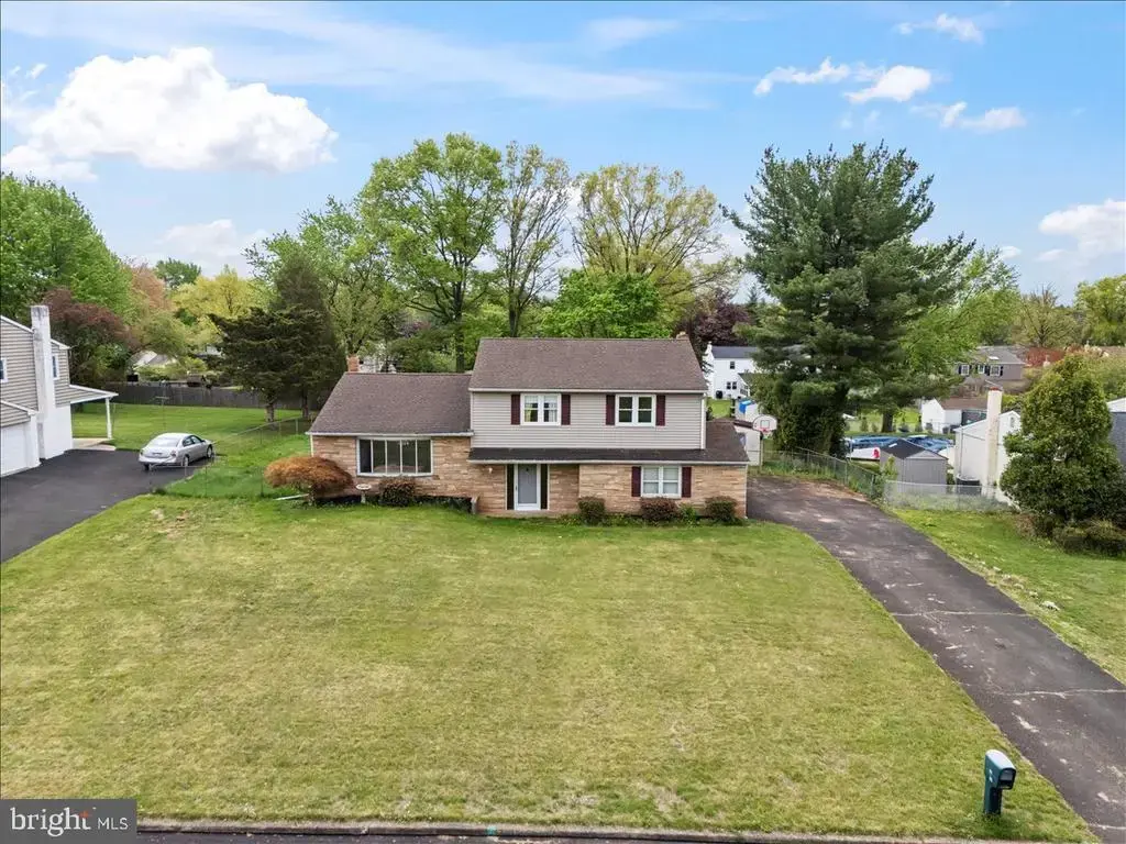 64 Gelder Dr, SOUTHAMPTON