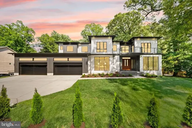 2537 Gallows Rd, Dunn Loring