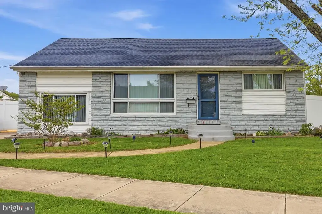 2500 Woodlawn Dr, BRISTOL