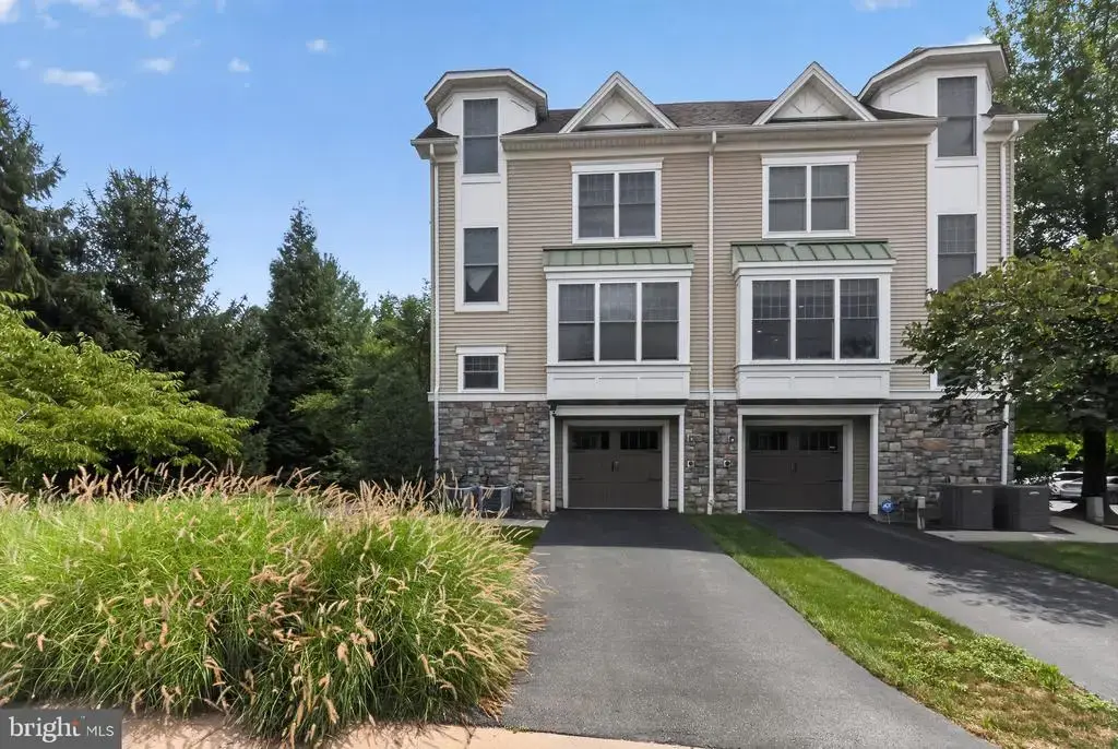 211 Holland Ave, ARDMORE
