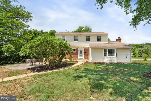 3600 Oakwood Ln, Alexandria