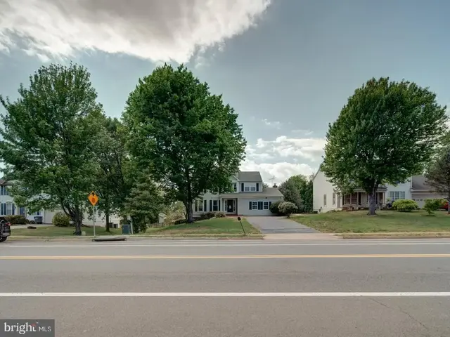 9618 Clover Hill Rd, Manassas