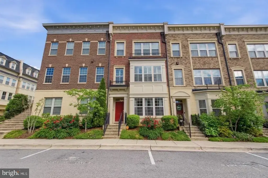 703 Quayside Ct #95, OXON HILL