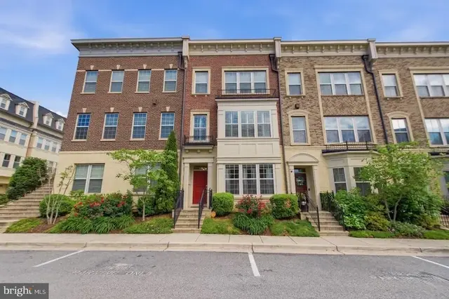 703 Quayside Ct #95, Oxon Hill