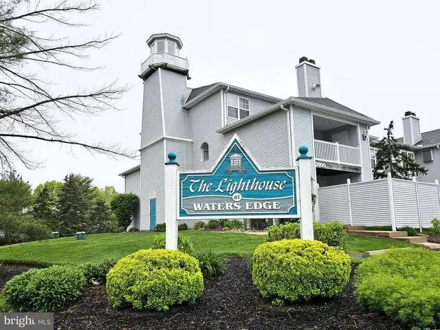 1704 Waters Edge Dr #105, Newark