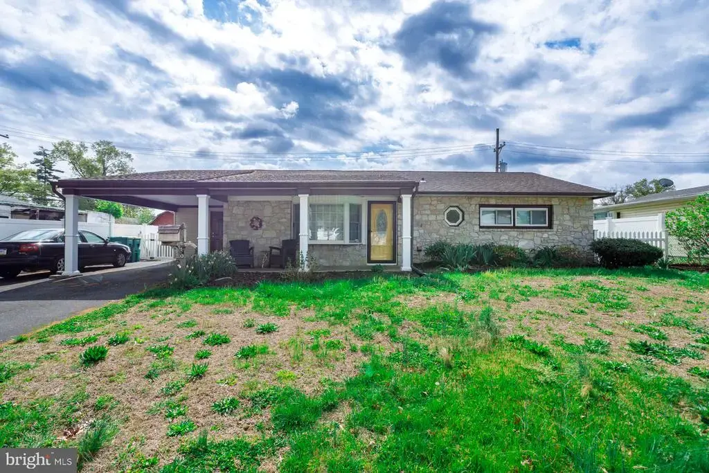 80 Thornridge Dr, LEVITTOWN