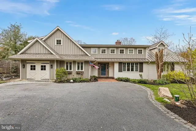 21 Holly Ln, Wilmington