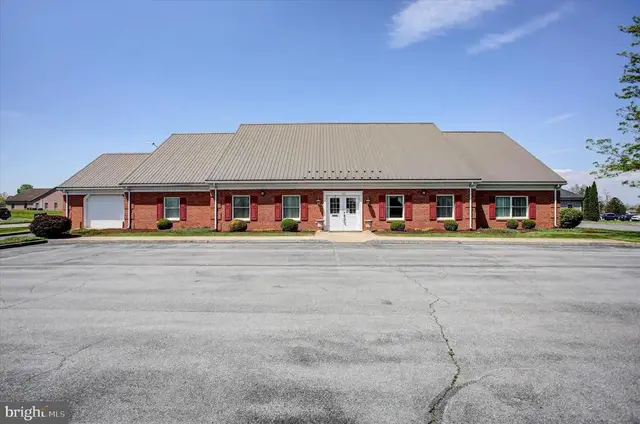 1137 Kennebec Dr, Chambersburg